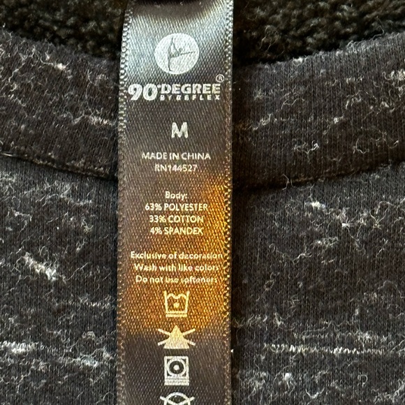 90 Degree by Reflex - Size Medium Crewneck - Picture 2 of 2